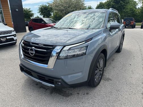 Gray 2022 Nissan Pathfinder SL