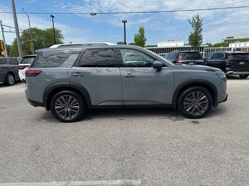 Gray 2022 Nissan Pathfinder SL