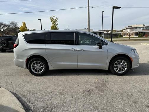 2026 Chrysler Pacifica L