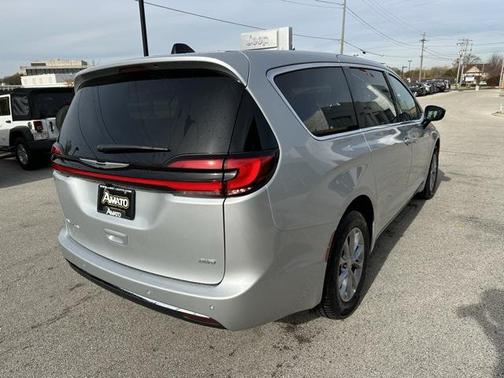 2026 Chrysler Pacifica L