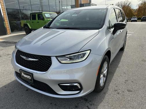 2026 Chrysler Pacifica L