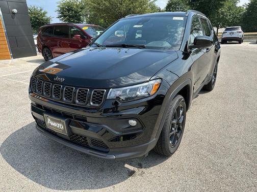 Diamond Black Crystal Pearlcoat 2026 Jeep Compass Latitude