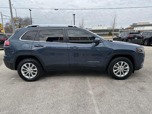 Blue Shade Pearlcoat 2019 Jeep Cherokee Latitude