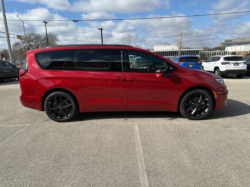 2026 Chrysler Pacifica Limited