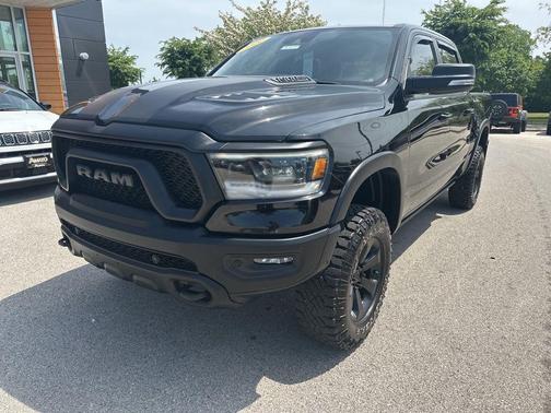 Diamond Black Crystal Pearlcoat 2022 RAM 1500 Rebel