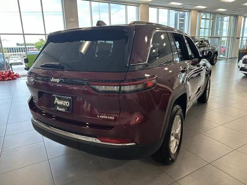 2025 Jeep Grand Cherokee Laredo