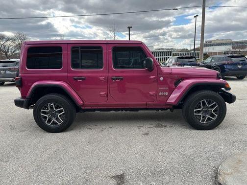 Limited Edition Tuscadero Pearlcoat 2024 Jeep Wrangler Sahara