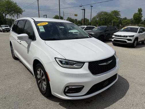 2022 Chrysler Pacifica Hybrid Touring L