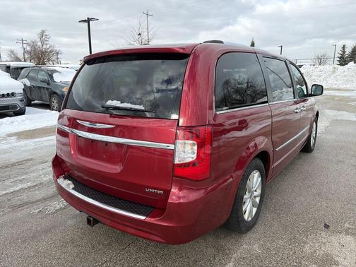 2016 Chrysler Town & Country Limited Platinum