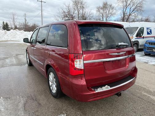 2016 Chrysler Town & Country Limited Platinum