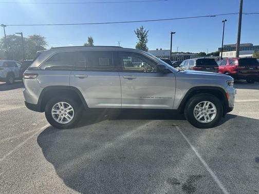 2023 Jeep Grand Cherokee Laredo