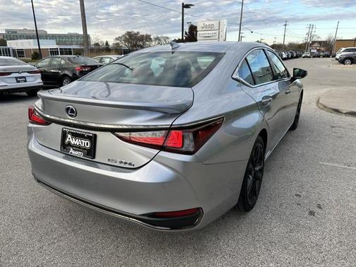 2022 Lexus ES 300h Base