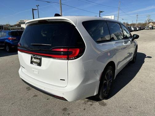 2026 Chrysler Pacifica L