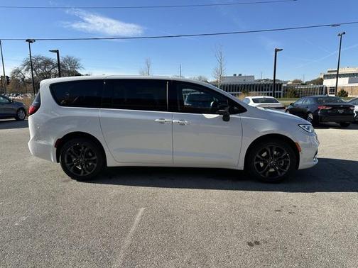 2026 Chrysler Pacifica L