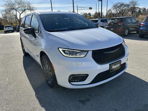 2026 Chrysler Pacifica L