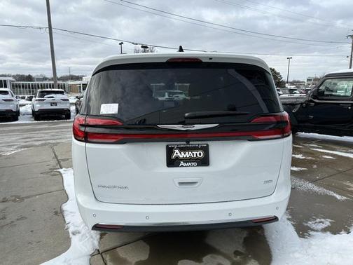 2026 Chrysler Pacifica L