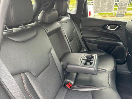 Bright White Clearcoat 2025 Jeep Compass Trailhawk