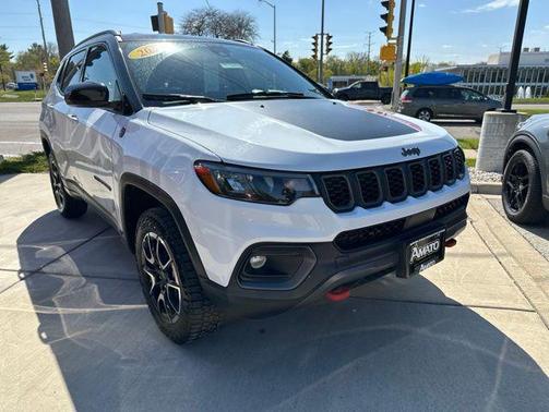 Bright White Clearcoat 2025 Jeep Compass Trailhawk
