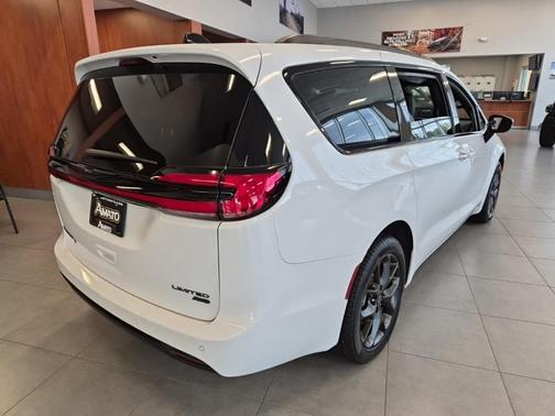 2026 Chrysler Pacifica Limited