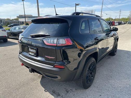 Diamond Black Crystal Pearlcoat 2021 Jeep Cherokee Trailhawk