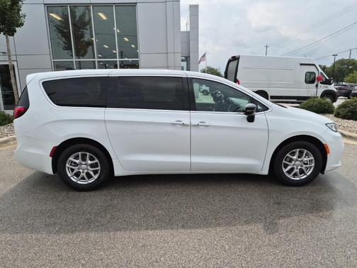 2026 Chrysler Pacifica L
