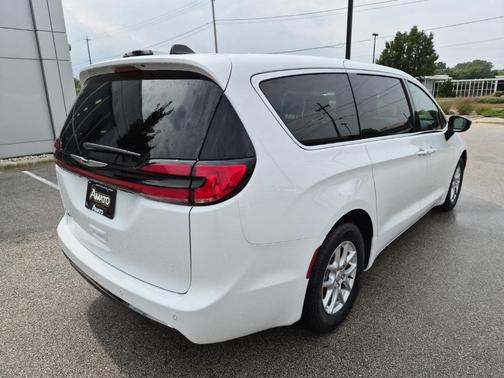 2026 Chrysler Pacifica L