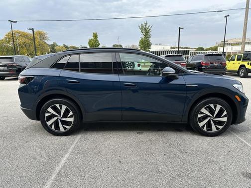 2023 Volkswagen ID.4 Pro
