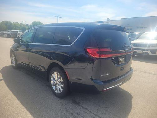 Blue Pearl 2023 Chrysler Pacifica Touring L