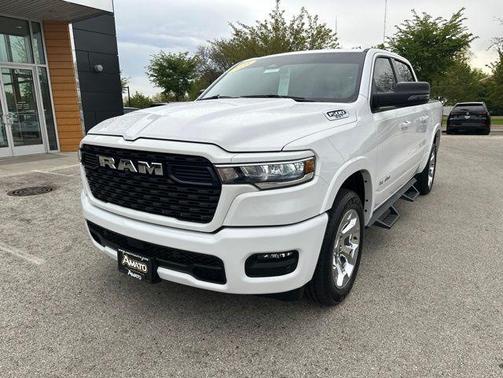 Bright White Clearcoat 2025 RAM 1500 Big Horn/Lone Star