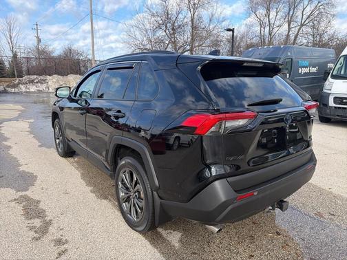 2022 Toyota RAV4 Hybrid XLE Premium