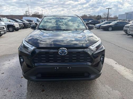 2022 Toyota RAV4 Hybrid XLE Premium