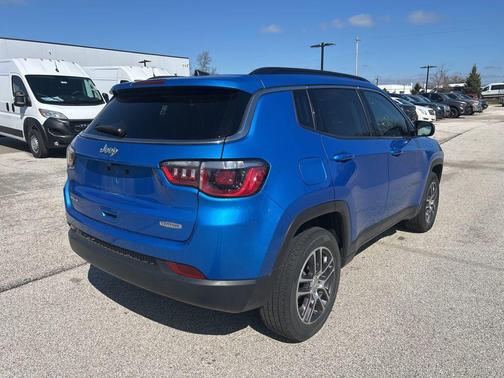 Laser Blue Pearlcoat 2018 Jeep Compass Latitude