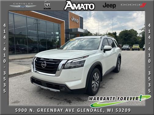 2023 Nissan Pathfinder SL