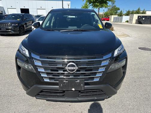 Super Black 2025 Nissan Rogue SV