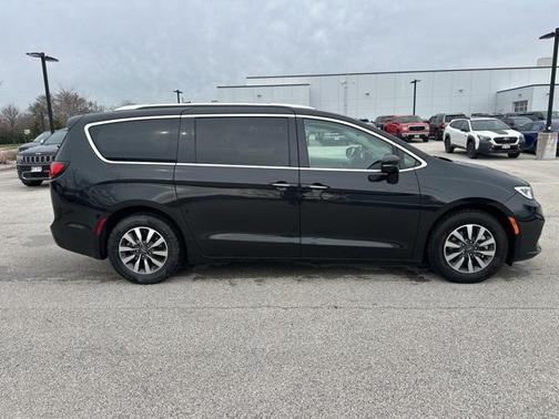 2021 Chrysler Pacifica Hybrid Touring L