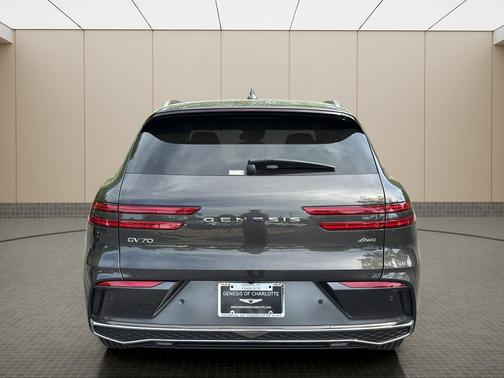 Makalu Gray 2026 Genesis GV70 2.5T