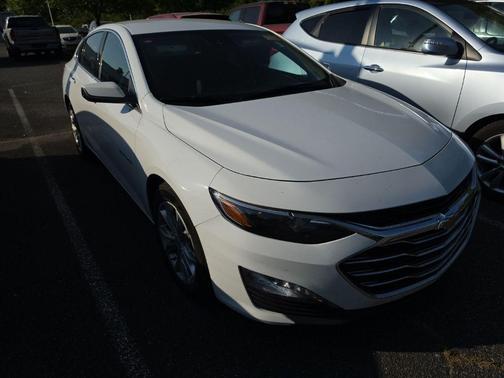 Summit White 2024 Chevrolet Malibu LT