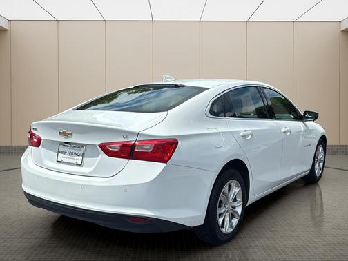 Summit White 2024 Chevrolet Malibu LT
