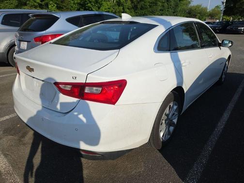 Summit White 2024 Chevrolet Malibu LT
