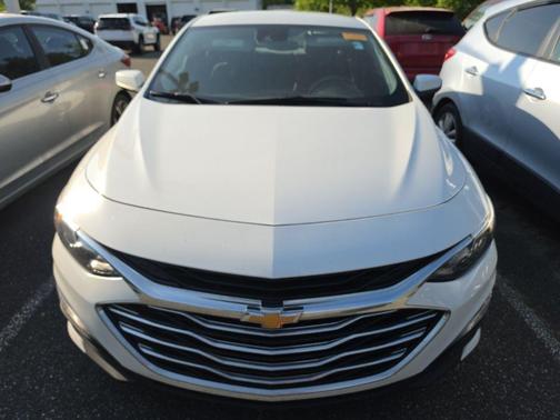 Summit White 2024 Chevrolet Malibu LT