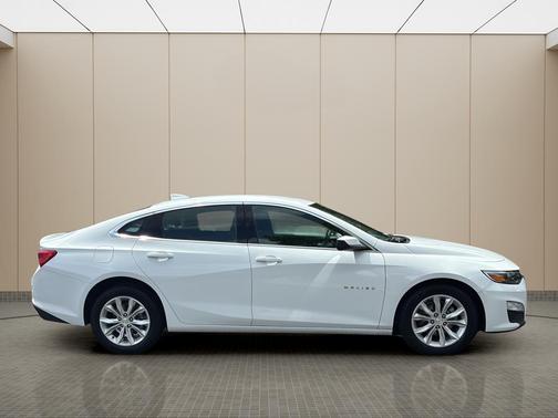Summit White 2024 Chevrolet Malibu LT