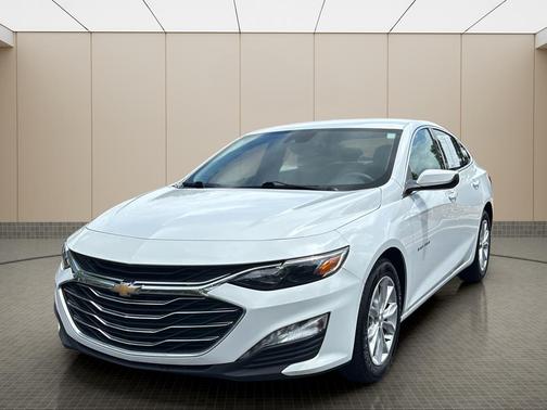 Summit White 2024 Chevrolet Malibu LT