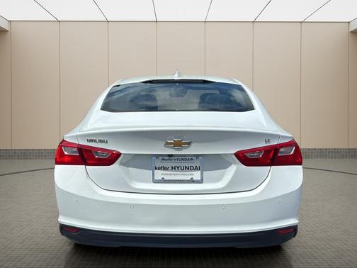Summit White 2024 Chevrolet Malibu LT