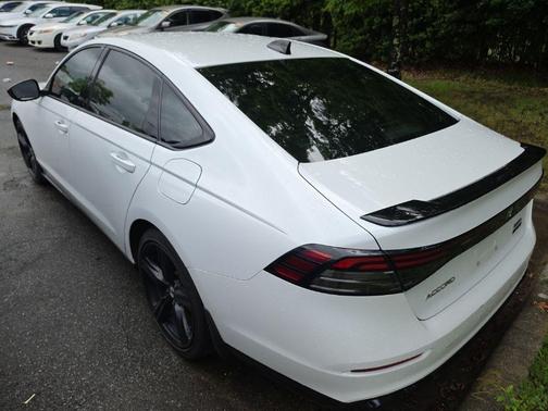 Platinum White Pearl 2023 Honda Accord Hybrid Sport-L