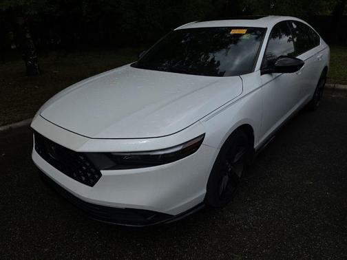 Platinum White Pearl 2023 Honda Accord Hybrid Sport-L