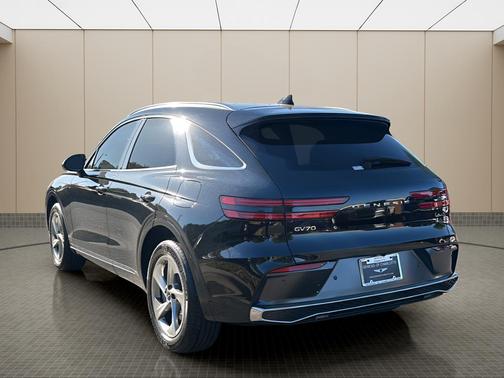 Vik Black 2026 Genesis GV70 2.5T