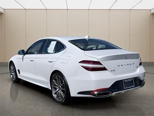 2025 Genesis G70 2.5T