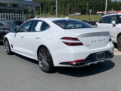 2025 Genesis G70 2.5T