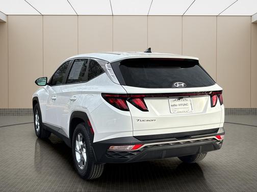 2023 Hyundai TUCSON SE
