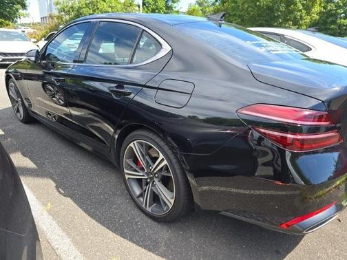 2025 Genesis G70 2.5T